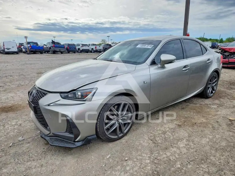 2017 Lexus IS photo