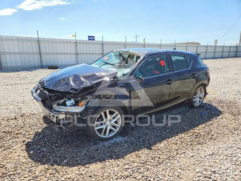 2017 Lexus CT200 photo
