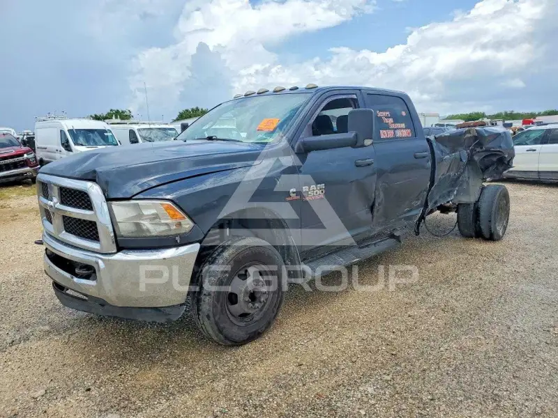 2017 RAM 3500 photo