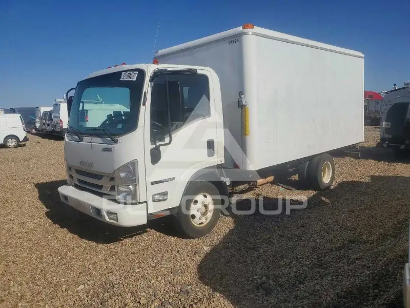 2017 Isuzu NPR фото