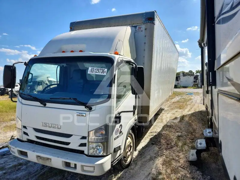 2017 Isuzu NPR photo