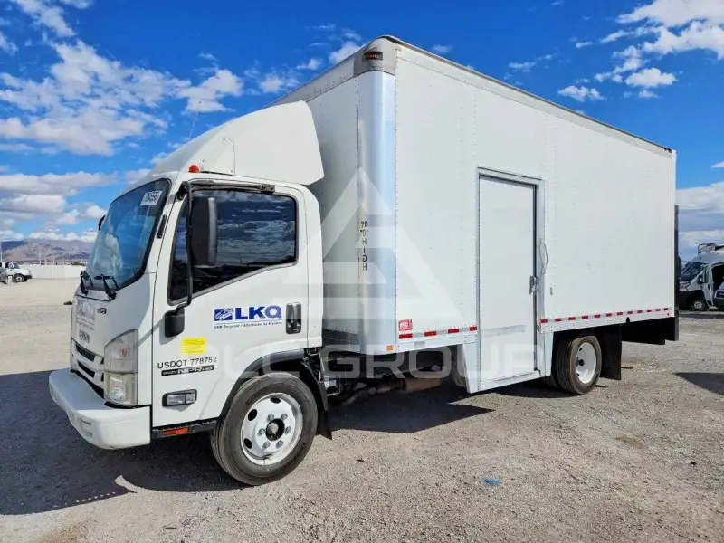 2017 Isuzu NPR фото