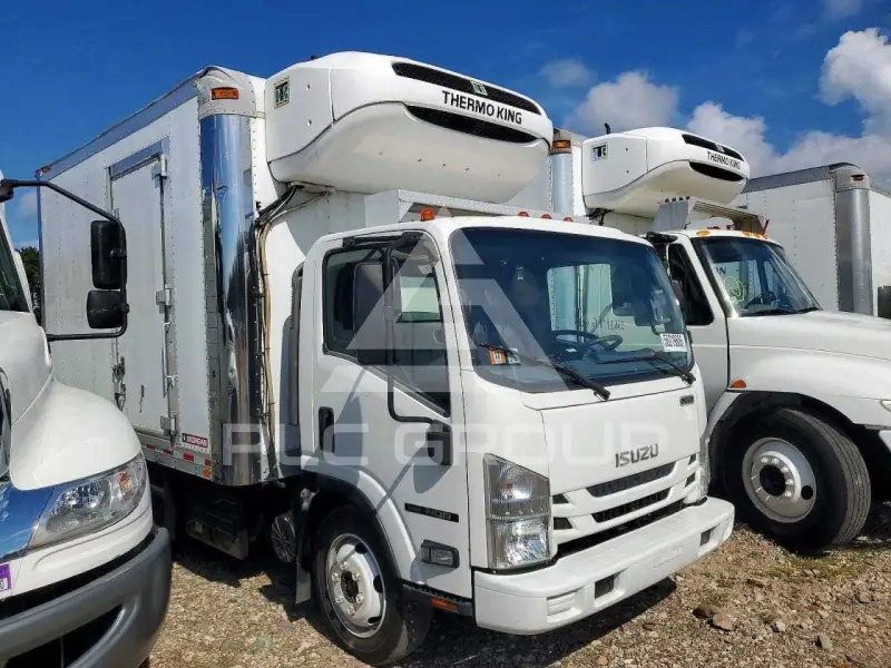 2017 Isuzu NQR photo