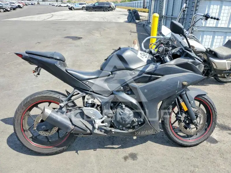 2017 Yamaha YZF600 photo
