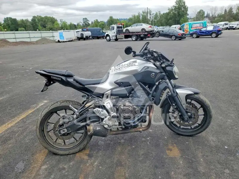 2017 Yamaha FZ07 photo