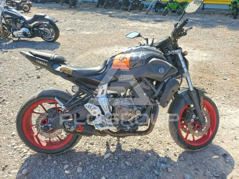 2017 Yamaha FZ07 фото