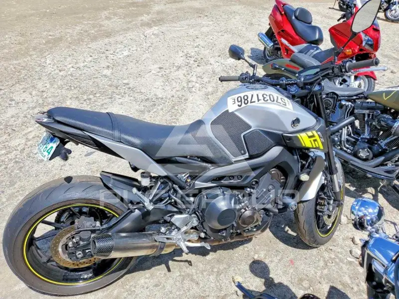 2017 Yamaha FZ07 фото