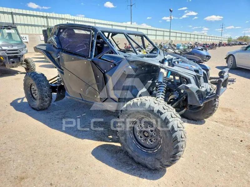 2017 Can-AM Sidebyside фото