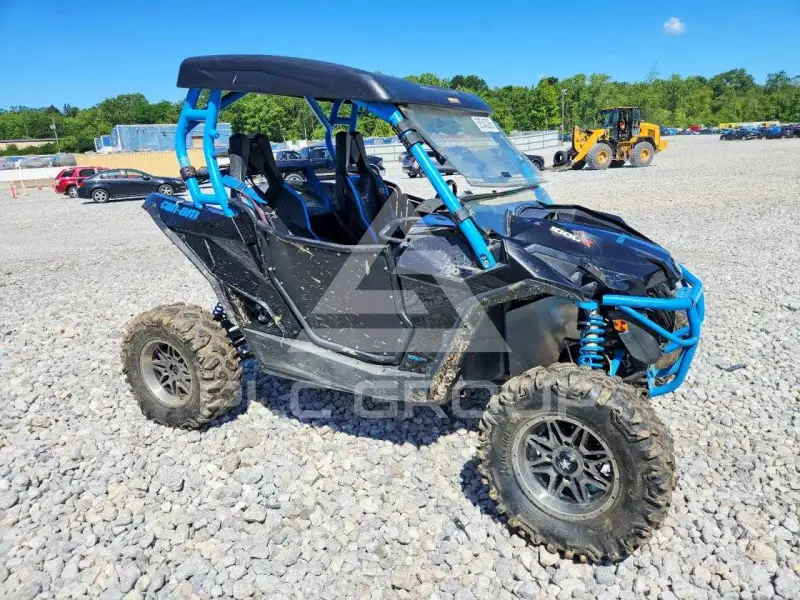 2017 Can-AM Sidebyside фото