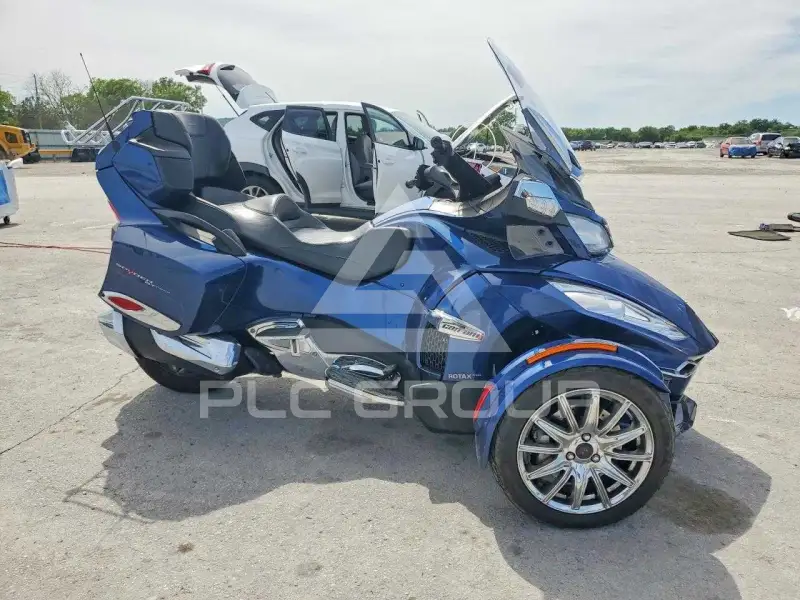 2017 Can-AM SPYDER фото