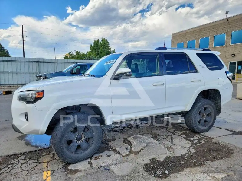2017 Toyota 4 RUNNER фото