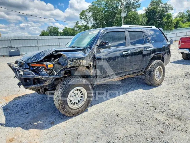 2017 Toyota 4 RUNNER photo