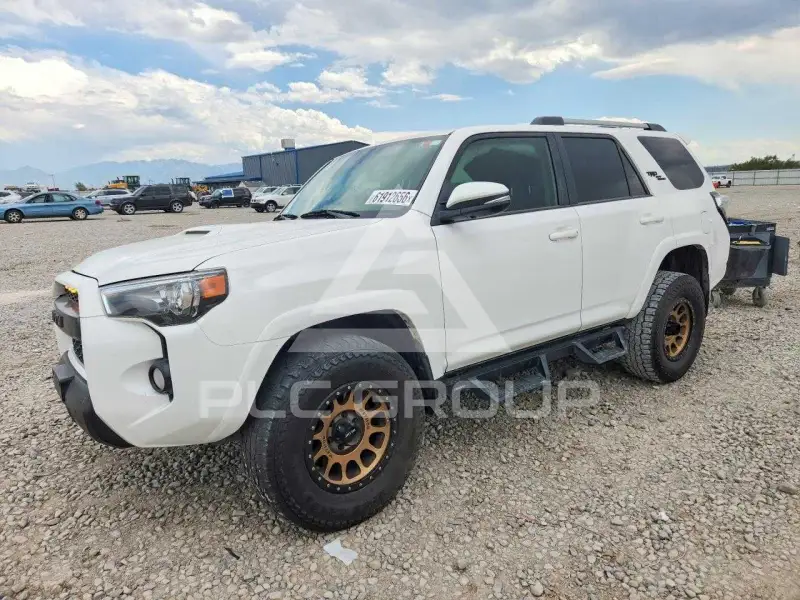 2017 Toyota 4 RUNNER фото