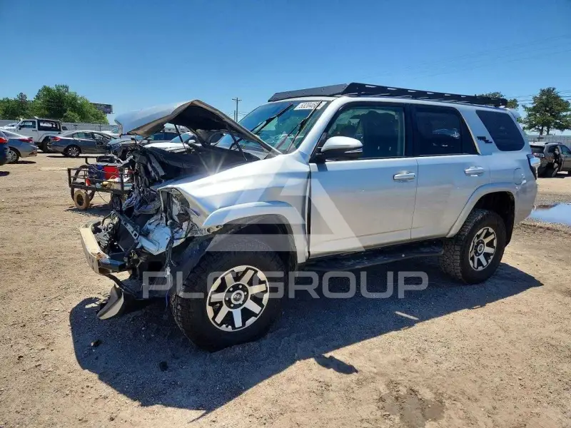 2017 Toyota 4 RUNNER photo
