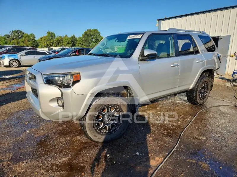 2017 Toyota 4 RUNNER photo