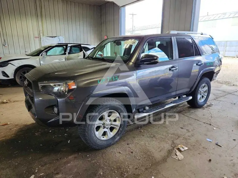2017 Toyota 4 RUNNER photo