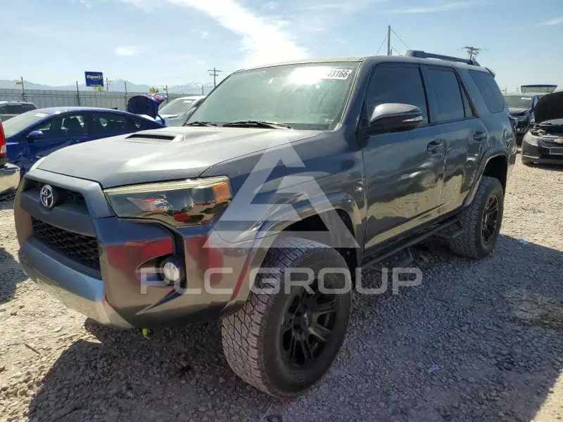 2017 Toyota 4 RUNNER photo