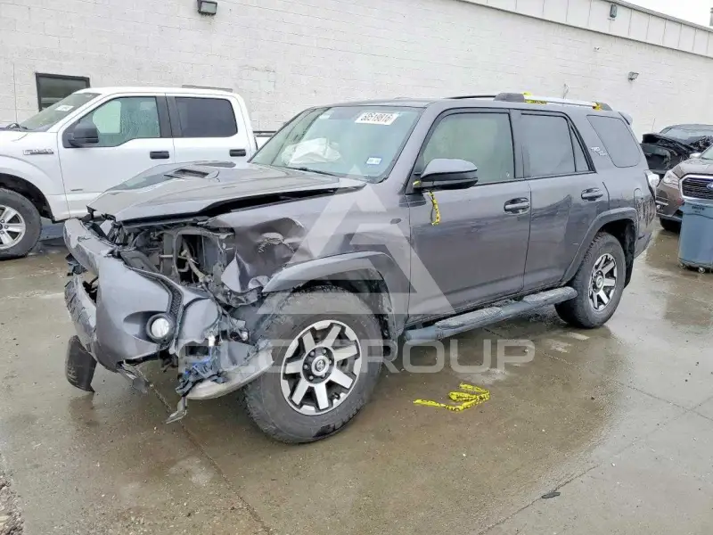 2017 Toyota 4 RUNNER фото