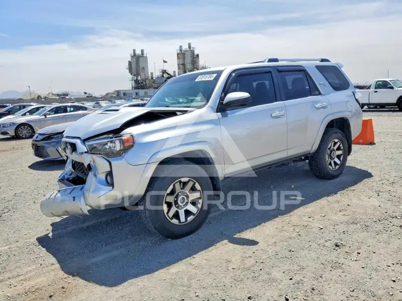 2017 Toyota 4 RUNNER фото