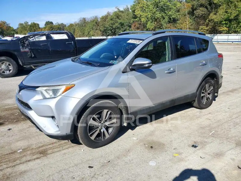 2017 Toyota RAV4 фото