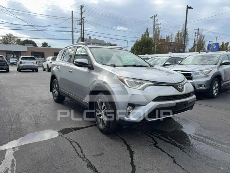 2017 Toyota RAV4 photo