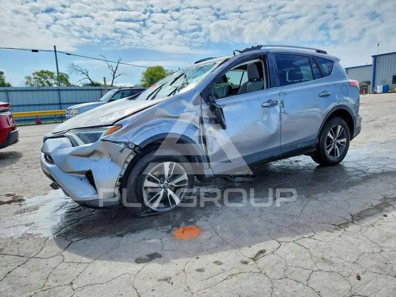 2017 Toyota RAV4 фото