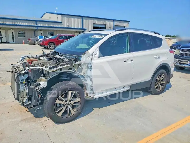 2017 Toyota RAV4 фото