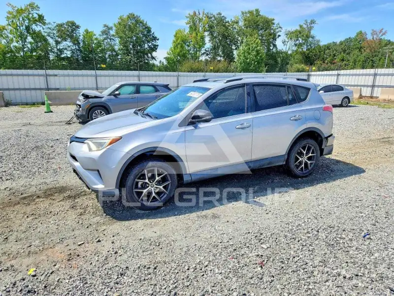 2017 Toyota RAV4 фото