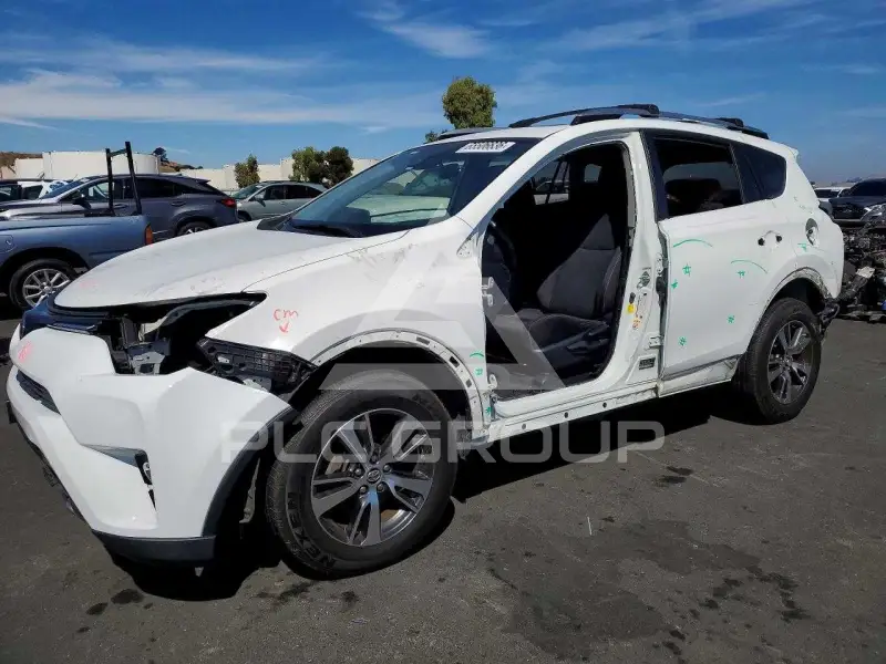 2017 Toyota RAV4 фото