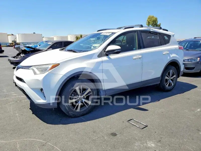 2017 Toyota RAV4 фото