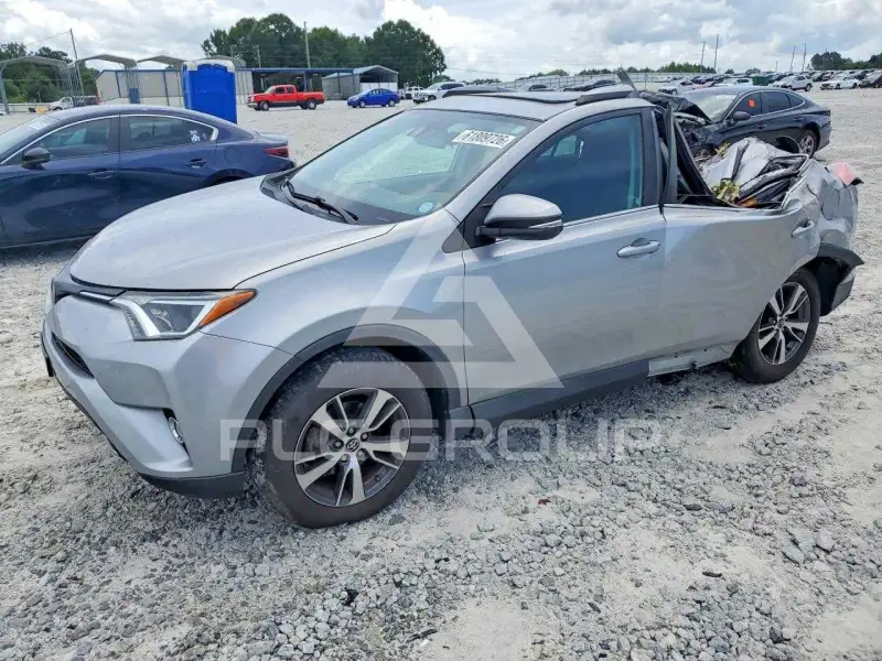 2017 Toyota RAV4 photo