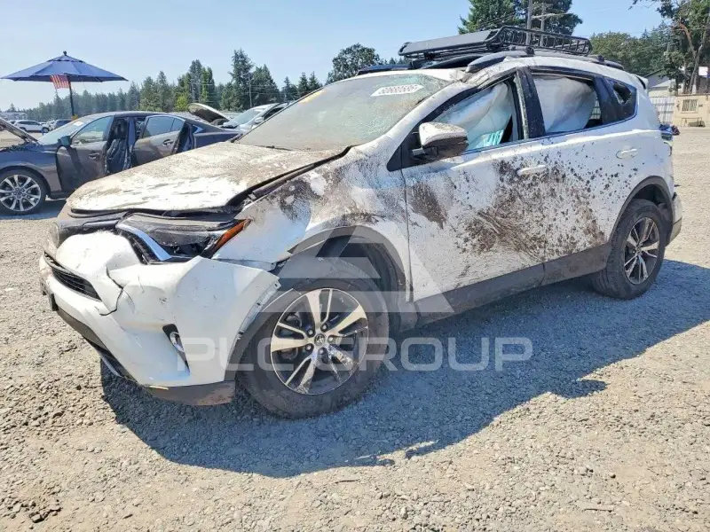 2017 Toyota RAV4 фото