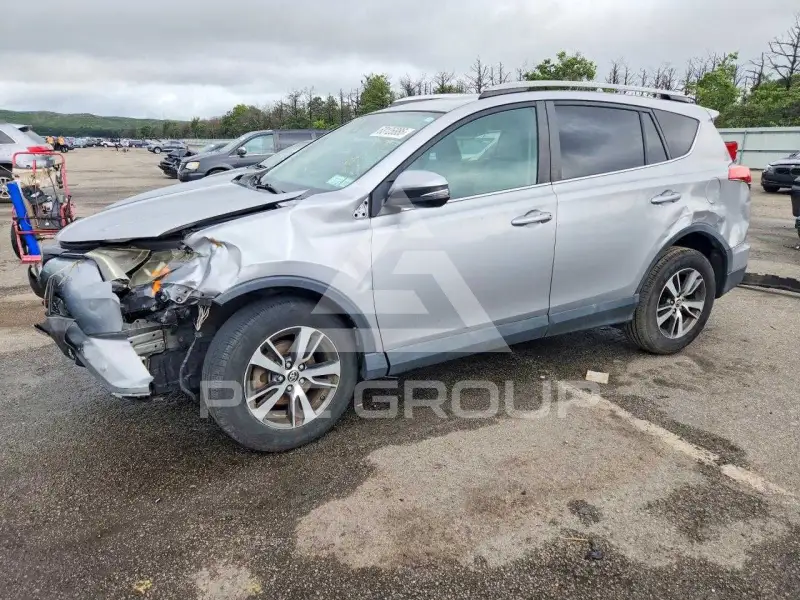2017 Toyota RAV4 фото