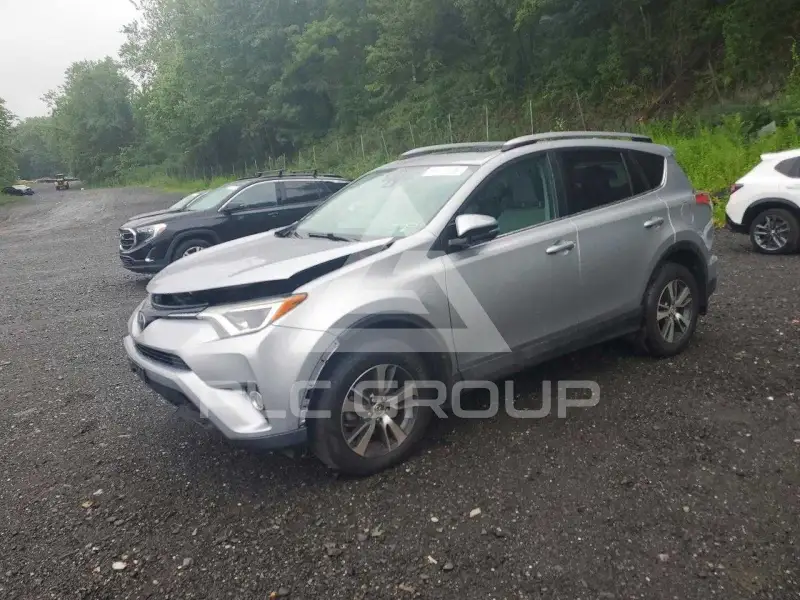 2017 Toyota RAV4 фото