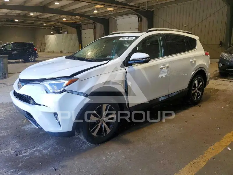 2017 Toyota RAV4 фото
