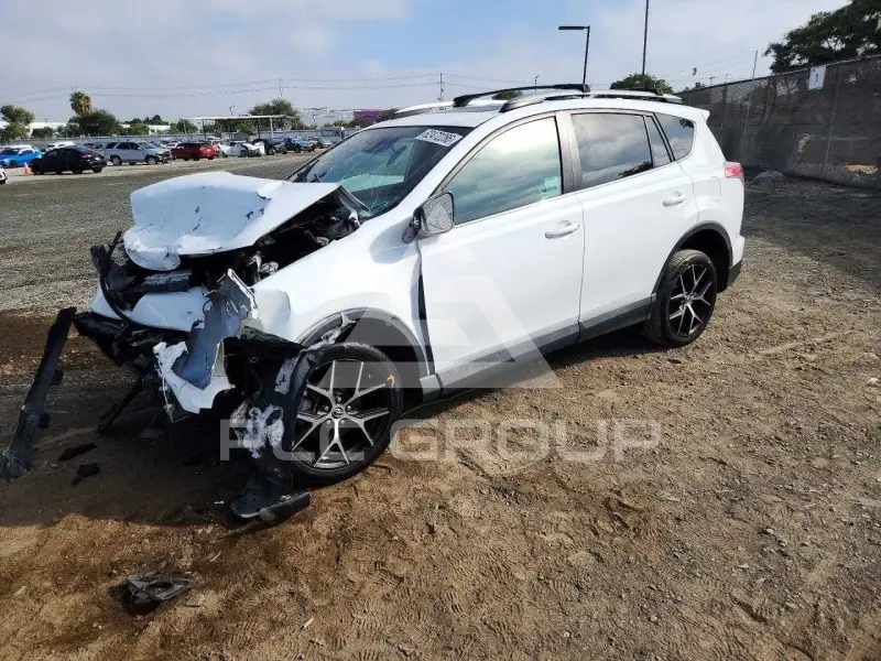 2017 Toyota RAV4 фото