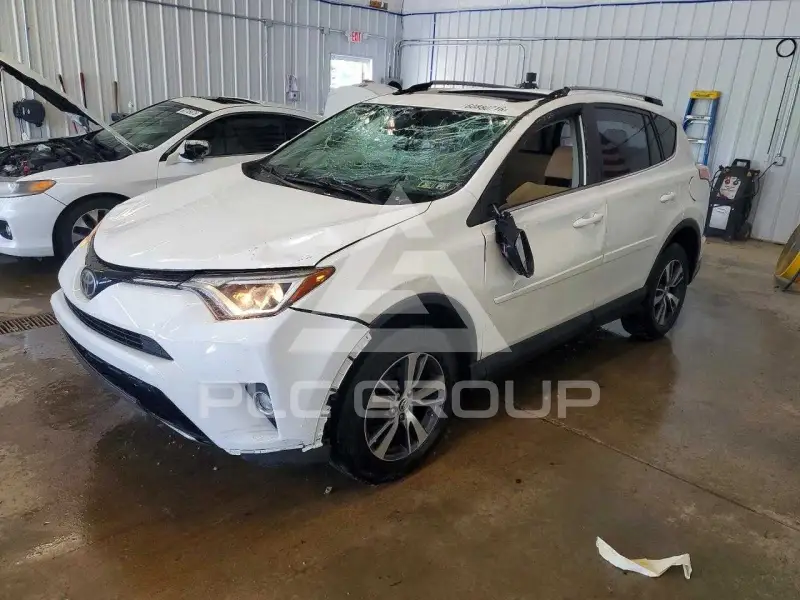 2017 Toyota RAV4 photo