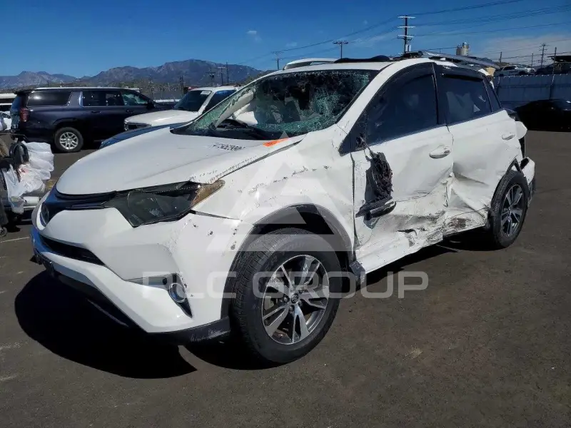 2017 Toyota RAV4 фото