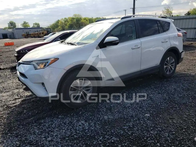 2017 Toyota RAV4 фото