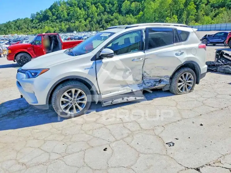 2017 Toyota RAV4 фото
