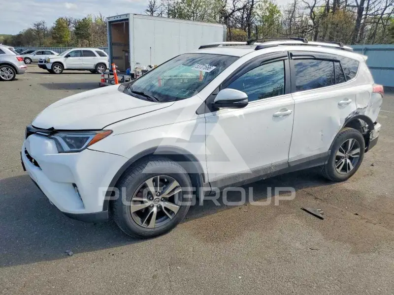 2017 Toyota RAV4 photo
