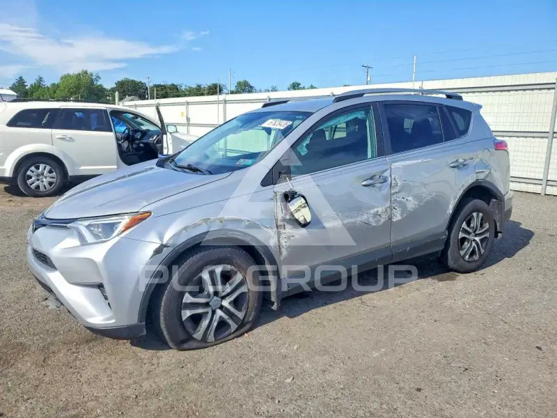 2017 Toyota RAV4 фото