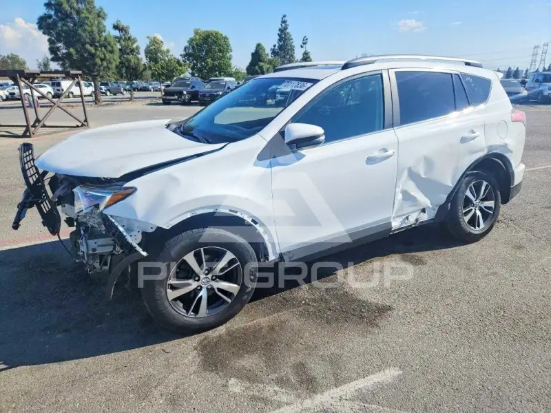 2017 Toyota RAV4 фото
