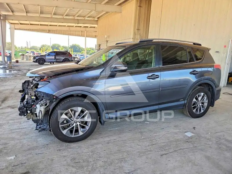 2017 Toyota RAV4 photo
