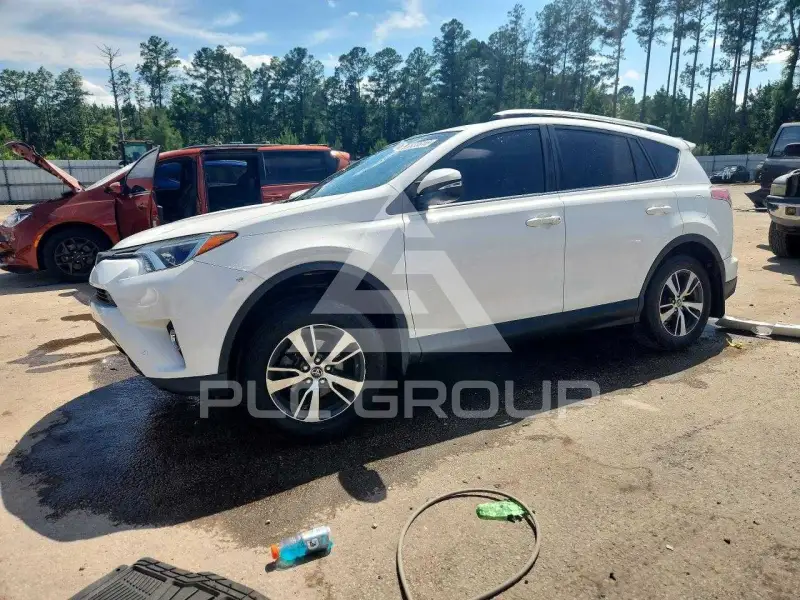 2017 Toyota RAV4 фото