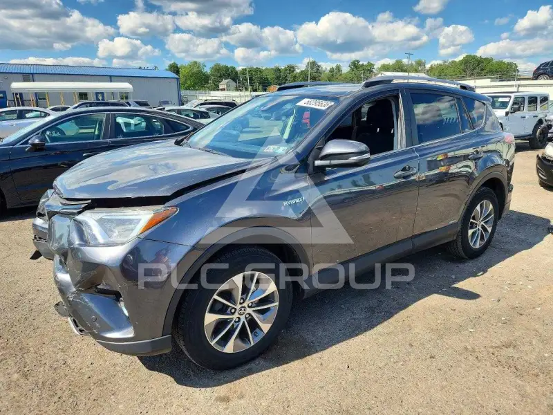 2017 Toyota RAV4 фото