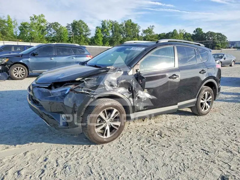 2017 Toyota RAV4 фото