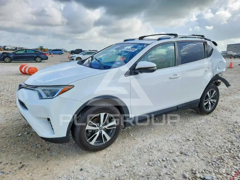 2017 Toyota RAV4 фото