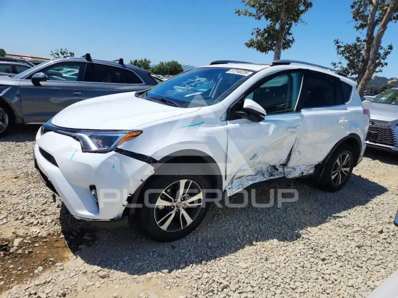 2017 Toyota RAV4 фото