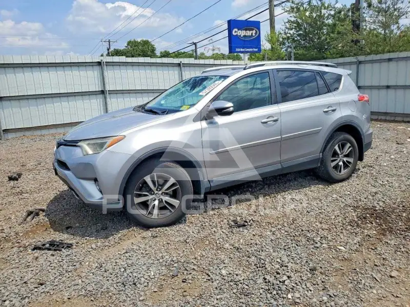 2017 Toyota RAV4 фото